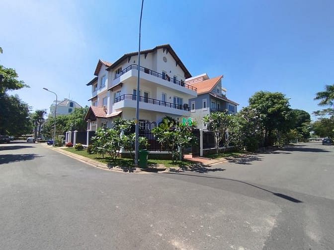 Hình ảnh Cho thuê Biệt thự (17,5 x20m ) Compound Thảo Điền, Quận 2 giá 110Tr/th