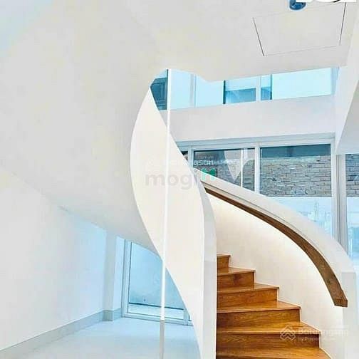 Hình ảnh Cho thuê Building MT Phan Kế Bính Q1 - 8.2x22m - 1 Hầm 5 lầu TM PCCC !