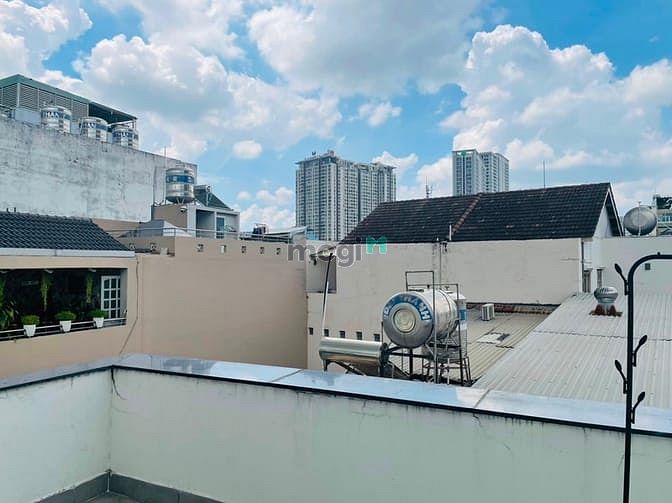 Hình ảnh Cho thuê Penhouse có ban công siêu mát Q1