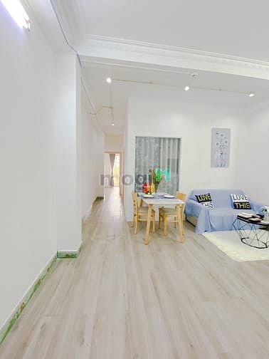 Hình ảnh Siêu phẩm 2PN gần cầu Khánh Hội ban công thoáng đầy đủ nội thất xịn