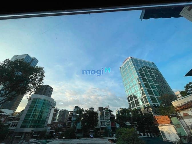 Hình ảnh Studio Quận 1 gần Bitexco đầy đủ nội thất ban công thoáng mát