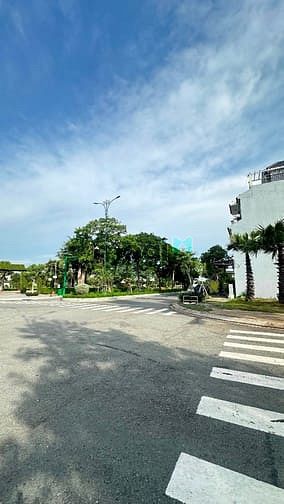 Hình ảnh Bán Đất Trong Khu Đô Thị 5 Sao , Mặt Tiền Đường Đinh Đức Thiện SHR