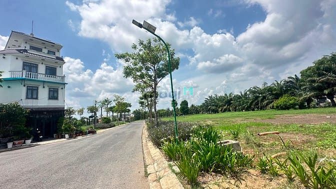 Hình ảnh Bán Đất Trong Khu Đô Thị 5 Sao , Mặt Tiền Đường Đinh Đức Thiện SHR