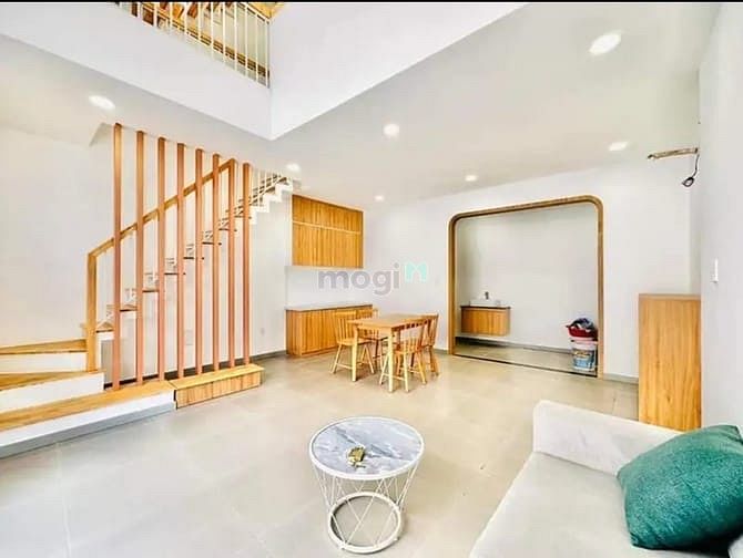 Hình ảnh Phan Văn Trị, Phường 12, Quận Bình Thạnh, DT 42m2 ( 5.3 x8), 3 tầng