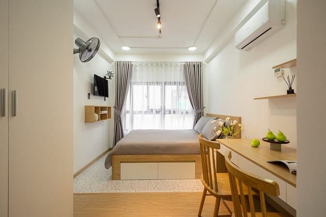 Hình ảnh CMT8 Q3, phòng full nội thất, cửa sổ lớn