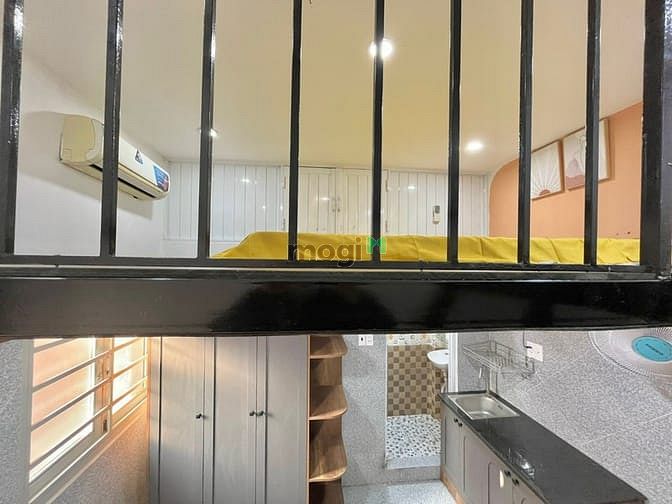Hình ảnh Khánh Hội Q4, phòng dạng Duplex full nội thất, cửa sổ lớn