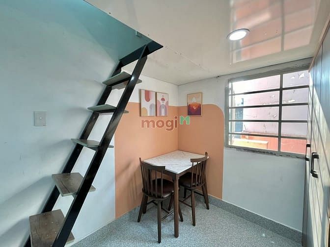 Hình ảnh Khánh Hội Q4, phòng dạng Duplex full nội thất, cửa sổ lớn