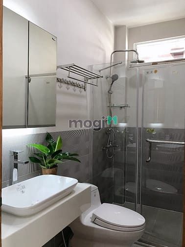 Hình ảnh Cho thuê CHDV có ban công siêu mát ngay Q1