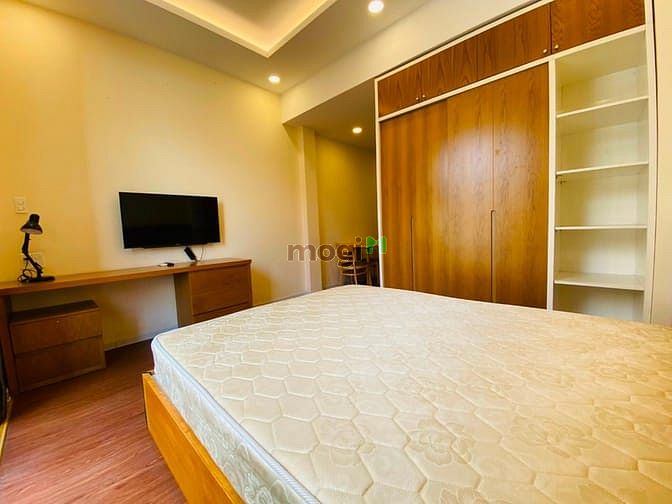 Hình ảnh 1 Phòng Ngủ Tách bếp, Bancon lớn Trần Hưng Đạo Quận 1