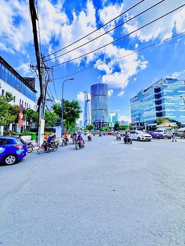 Hình ảnh Góc 2 mặt tiền 12x25m đường Nguyễn Tất Thành,Q4  Trệt 3 lầu SIÊU ĐẸP