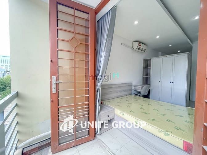 Hình ảnh Phòng studio 40m2 Lạc Long Quân có ban công chữa lành
