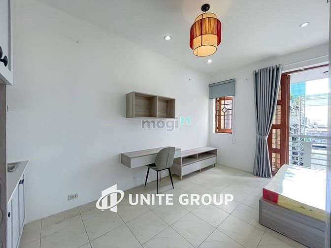 Hình ảnh Phòng studio 40m2 Lạc Long Quân có ban công chữa lành