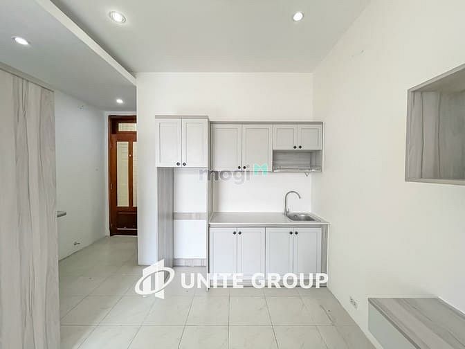 Hình ảnh Phòng studio 40m2 Lạc Long Quân có ban công chữa lành