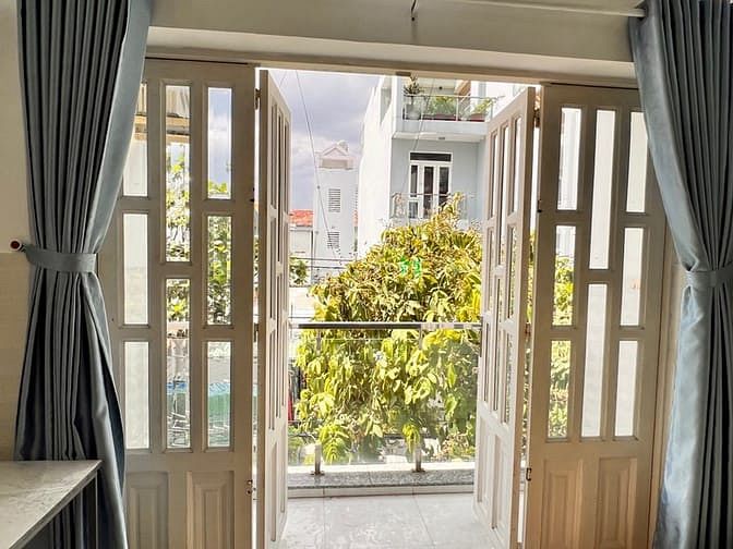Hình ảnh Cần cho thuê Căn Studio Bancon ngay đường 21 Tân Quy, Quận 7