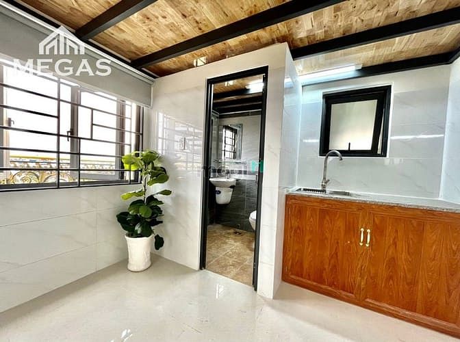 Hình ảnh Cho thuê phòng Mới Có Máy Lạnh + Thang Máy thoáng mát
