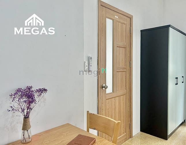Hình ảnh Cho Thuê Căn Hộ Studio cửa sổ lớn nằm ngay Vạn Phúc CiTy