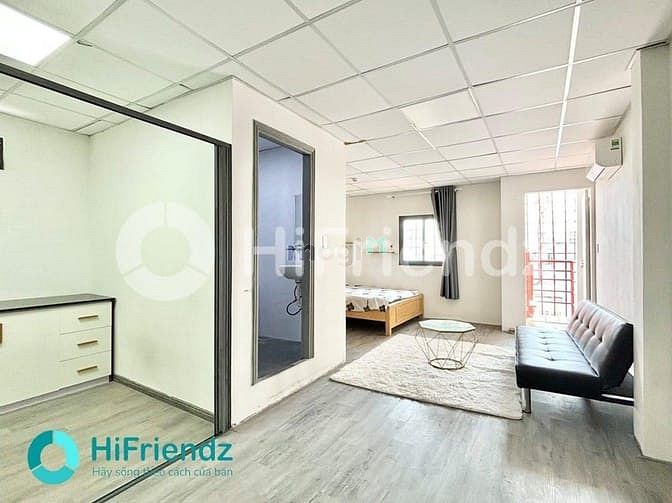 Hình ảnh Studio tách bếp ban công full NT, phòng rộng nhiều ko gian sinh hoạt