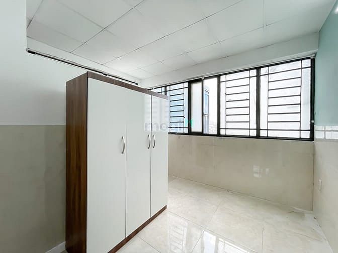 Hình ảnh Cho Thuê căn Duplex ngay Bùi Văn Ba nội thất cơ bản