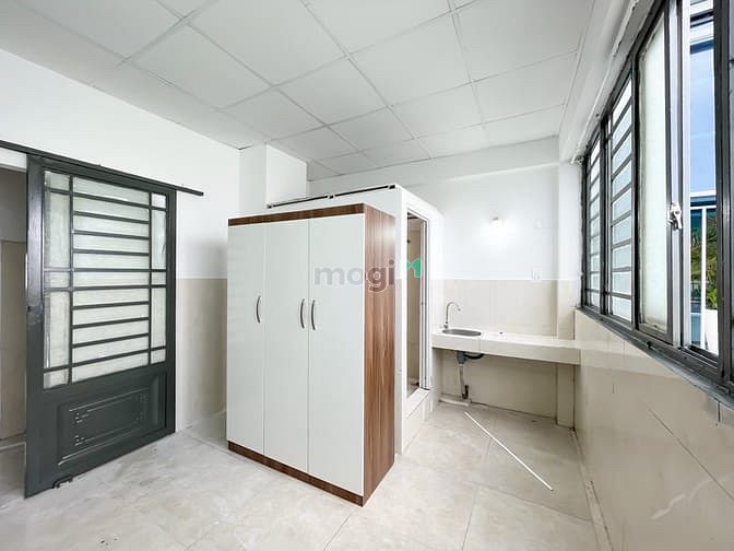 Hình ảnh Cho Thuê căn Duplex ngay Bùi Văn Ba nội thất cơ bản