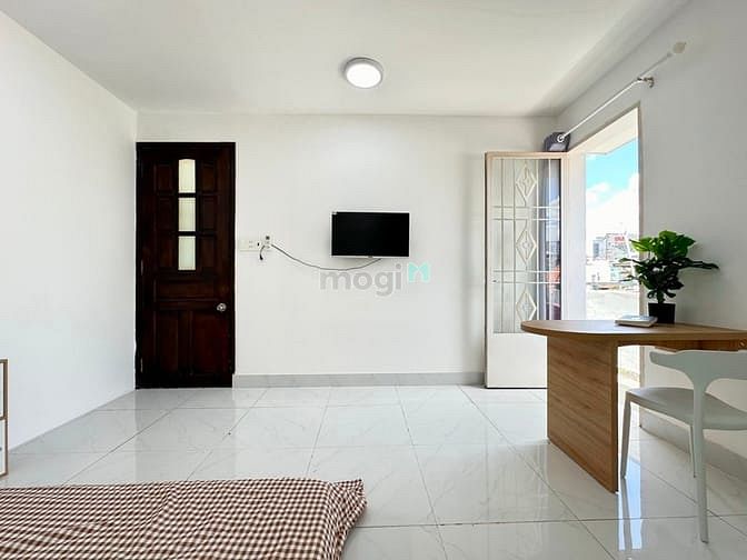 Hình ảnh Căn Hộ 2PN - Full Nội Thất Cửa Sổ Ban Công - Gần Vòng Xoay Lăng Cha Cả