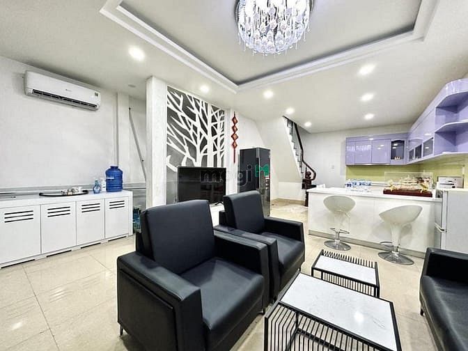 Hình ảnh Nhà đẹp ngay Võ Văn Kiệt- Quận 1