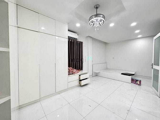 Hình ảnh Nhà đẹp ngay Võ Văn Kiệt- Quận 1