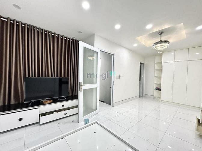 Hình ảnh Nhà đẹp ngay Võ Văn Kiệt- Quận 1