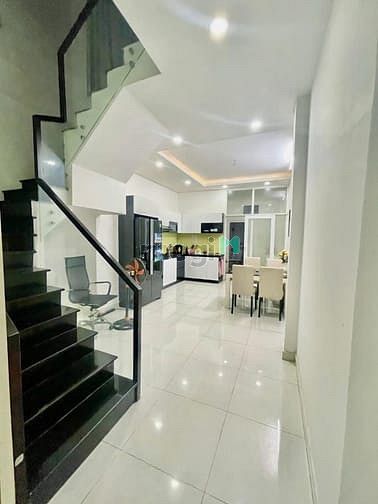 Hình ảnh Nhà đẹp ngay Cao Thắng- Quận 10.