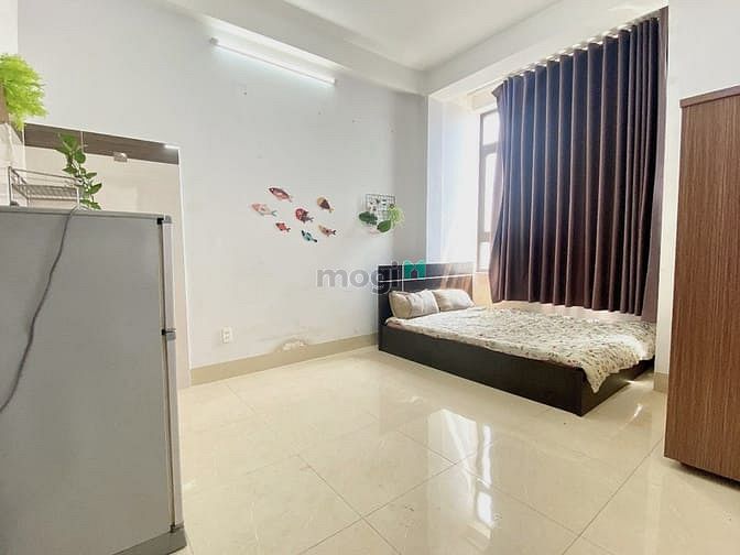 Hình ảnh Studio full nội thất trống sẵn ngay sát quận 10, cửa sổ lớn thoáng mát