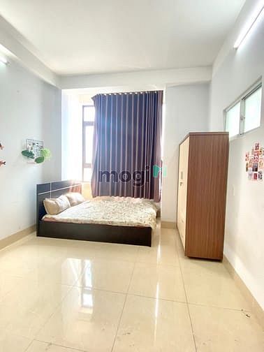 Hình ảnh Studio full nội thất trống sẵn ngay sát quận 10, cửa sổ lớn thoáng mát