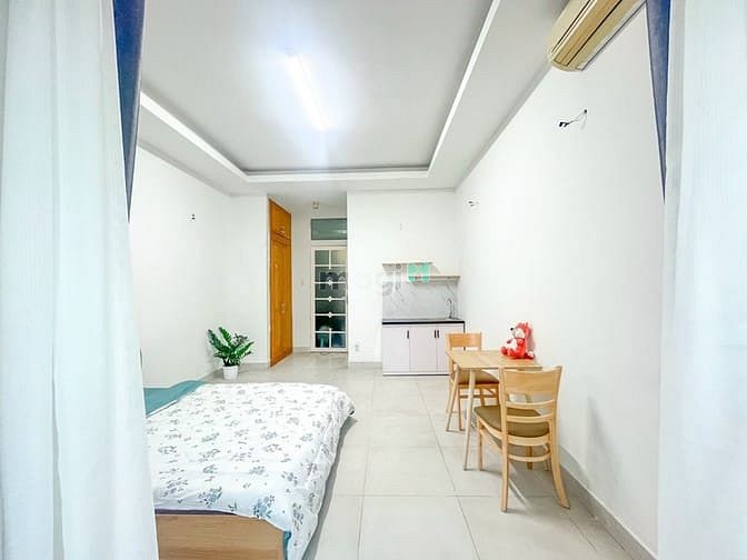 Hình ảnh Chính chủ cho thuê phòng ban công gần cầu SG Q2