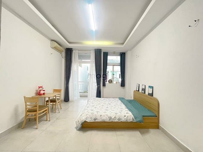 Hình ảnh Chính chủ cho thuê phòng ban công gần cầu SG Q2