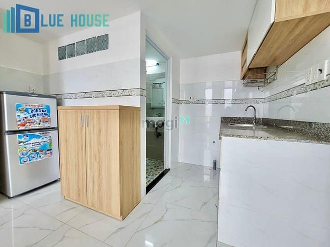 Hình ảnh Banconl riêng biệt đầy đủ nội thất - Ngay Etown Cộng Hòa, Ấp Bắc