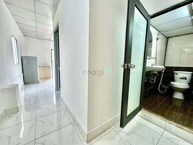 Hình ảnh Mb6623 nạp rút nhanh chóng Studio Full nội thất BanCon, Cửa sổ gần CV Hoàng Văn Thụ