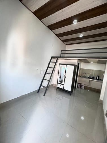 Hình ảnh Trống phòng duplex cửa sổ giá học sinh sinh viên