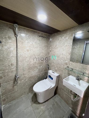 Hình ảnh Trống phòng duplex cửa sổ giá học sinh sinh viên