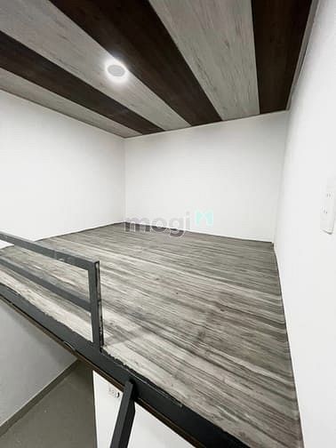 Hình ảnh Trống phòng duplex cửa sổ giá học sinh sinh viên
