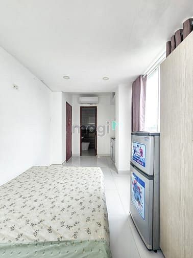 Hình ảnh Cho Thuê CHDV 2PN Ban Công Lớn Sát Phạm Văn Đồng