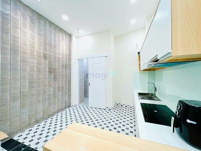 Hình ảnh Căn Hộ Duplex Full Nội thất bếp siêu xịn ngay Hoàng Hoa Thám