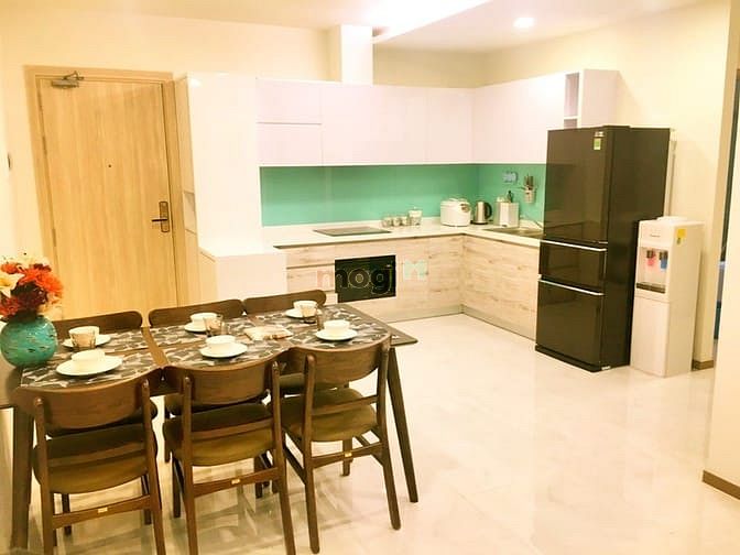 Hình ảnh Gia đình cần bán gấp CH 312 Lạc Long Quân 70m2, 2pn, căn góc,có bancon