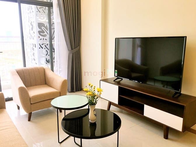 Hình ảnh Gia đình cần bán gấp CH 312 Lạc Long Quân 70m2, 2pn, căn góc,có bancon