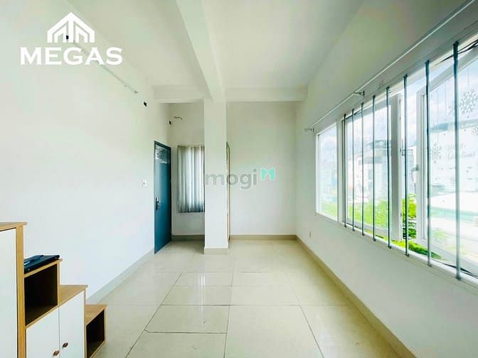 Hình ảnh Cho Thuê Căn Hộ Có Gác 30m2 Cửa Sổ Thoáng Gần Ngã 4 Bảy Hiền