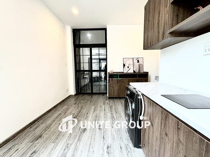 Hình ảnh Phòng Cửa Sổ Lớn Bạch Đằng Gần Sân Bay