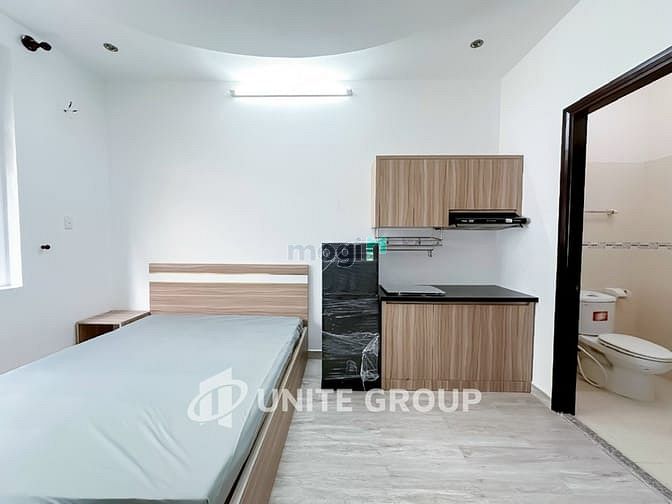 Hình ảnh Căn Cửa Sổ Lớn Phổ Quang Tân Bình Gần Sân Bay