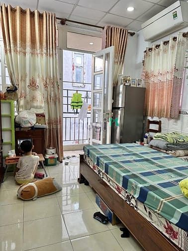 Hình ảnh BÁN GẤP NHÀ QUẬN 1- Nguyễn Văn Cừ- 4PN-5WC