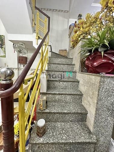 Hình ảnh BÁN GẤP NHÀ QUẬN 1- Nguyễn Văn Cừ- 4PN-5WC