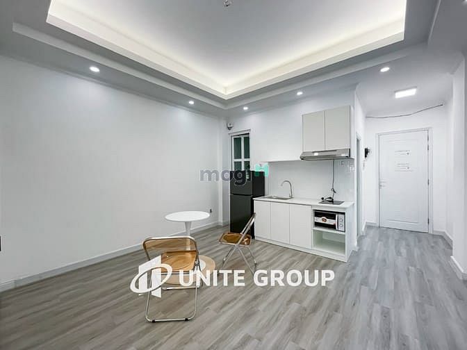 Hình ảnh Trống sẵn một phòng ban công cửa sổ siêu thoáng