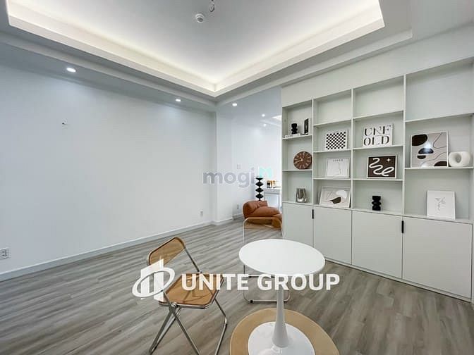 Hình ảnh Trống sẵn một phòng ban công cửa sổ siêu thoáng