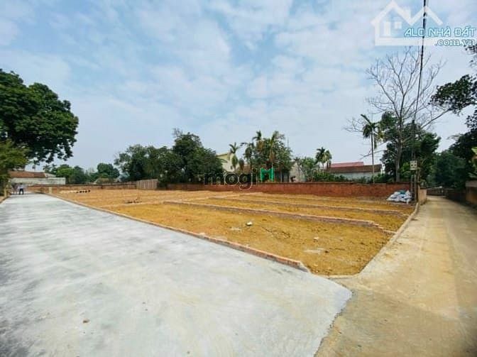 Hình ảnh Bán Đất Thổ Cư Thạch Thất Oto Tránh Lô Góc 80m2 Giá 21.5tr/m2