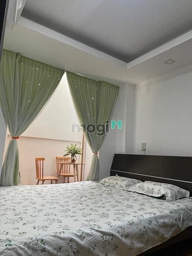 Hình ảnh Cho thuê Studio 2 phòng ngủ có sân thoáng mát trên đường Bạch Mã, Quận